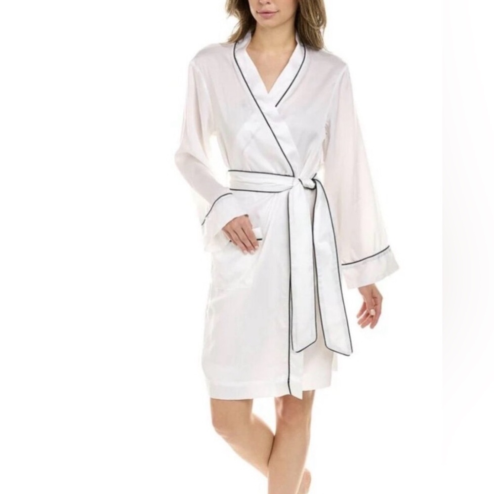 Ettitude Soft Luxurious Cloud White Sateen Robe with Black Piping